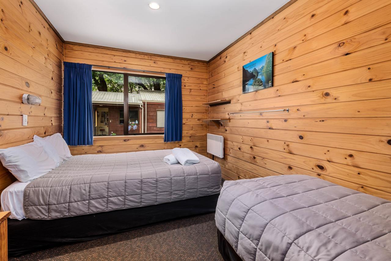 Altamont Lodge Wanaka Exterior photo