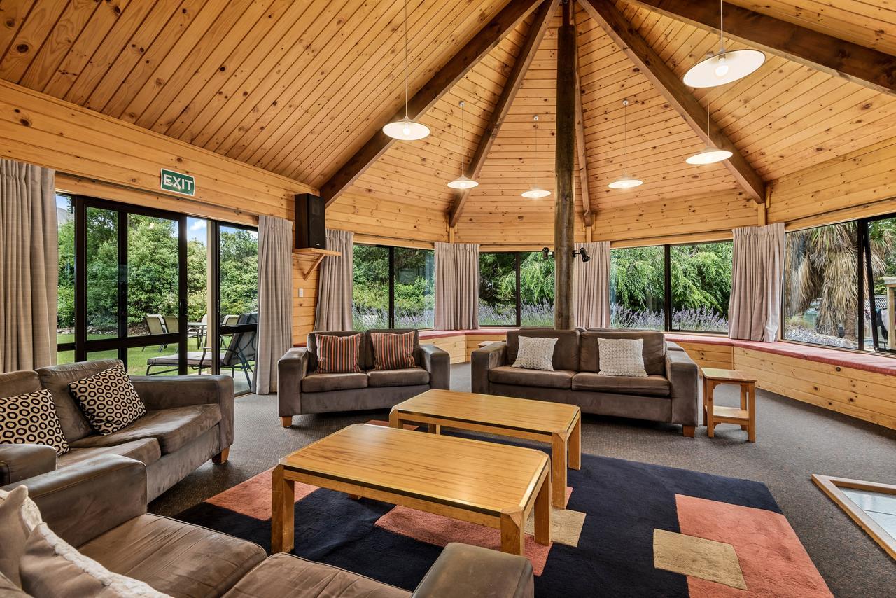 Altamont Lodge Wanaka Exterior photo